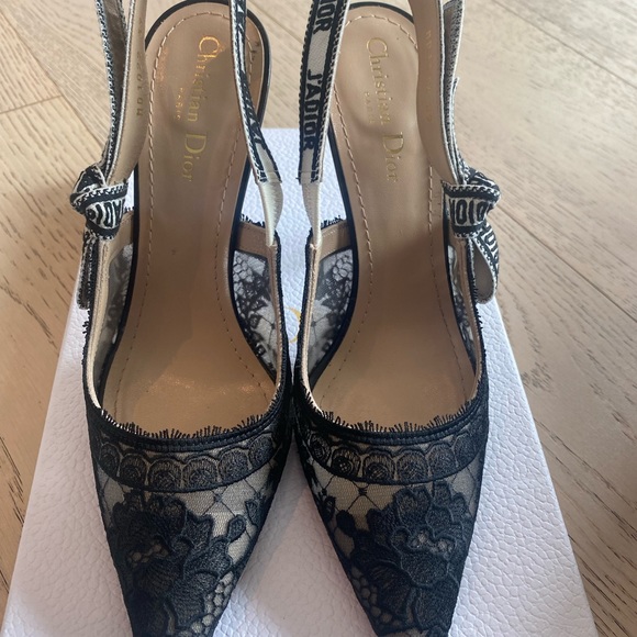 Christian Dior J' DIOR SLINGBACK PUMP in Roses Lace Embroidery - Picture 2 of 16